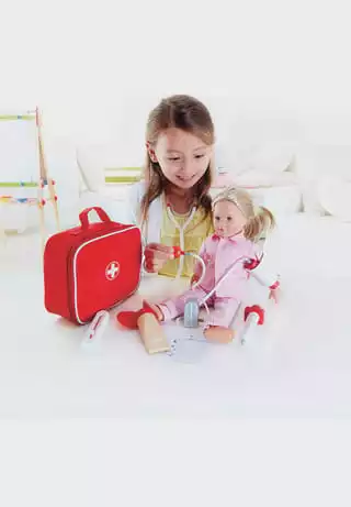 Hape Geschicklichkeitsspielzeug, Doktorset, 7-teilig 2 Hape Geschicklichkeitsspielzeug, Doktorset, 7-teilig – Bild 2